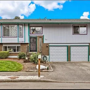Charming , Portland United States